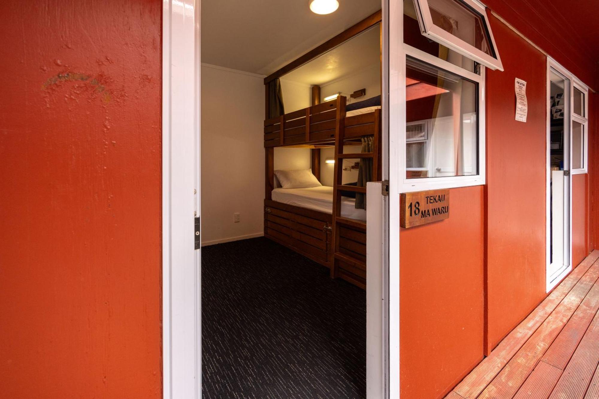 ฮาคา ลอดจ์ เทาโป Hostel ภายนอก รูปภาพ