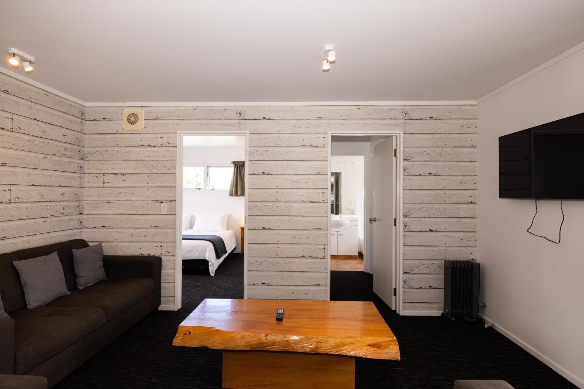 ฮาคา ลอดจ์ เทาโป Hostel ภายนอก รูปภาพ