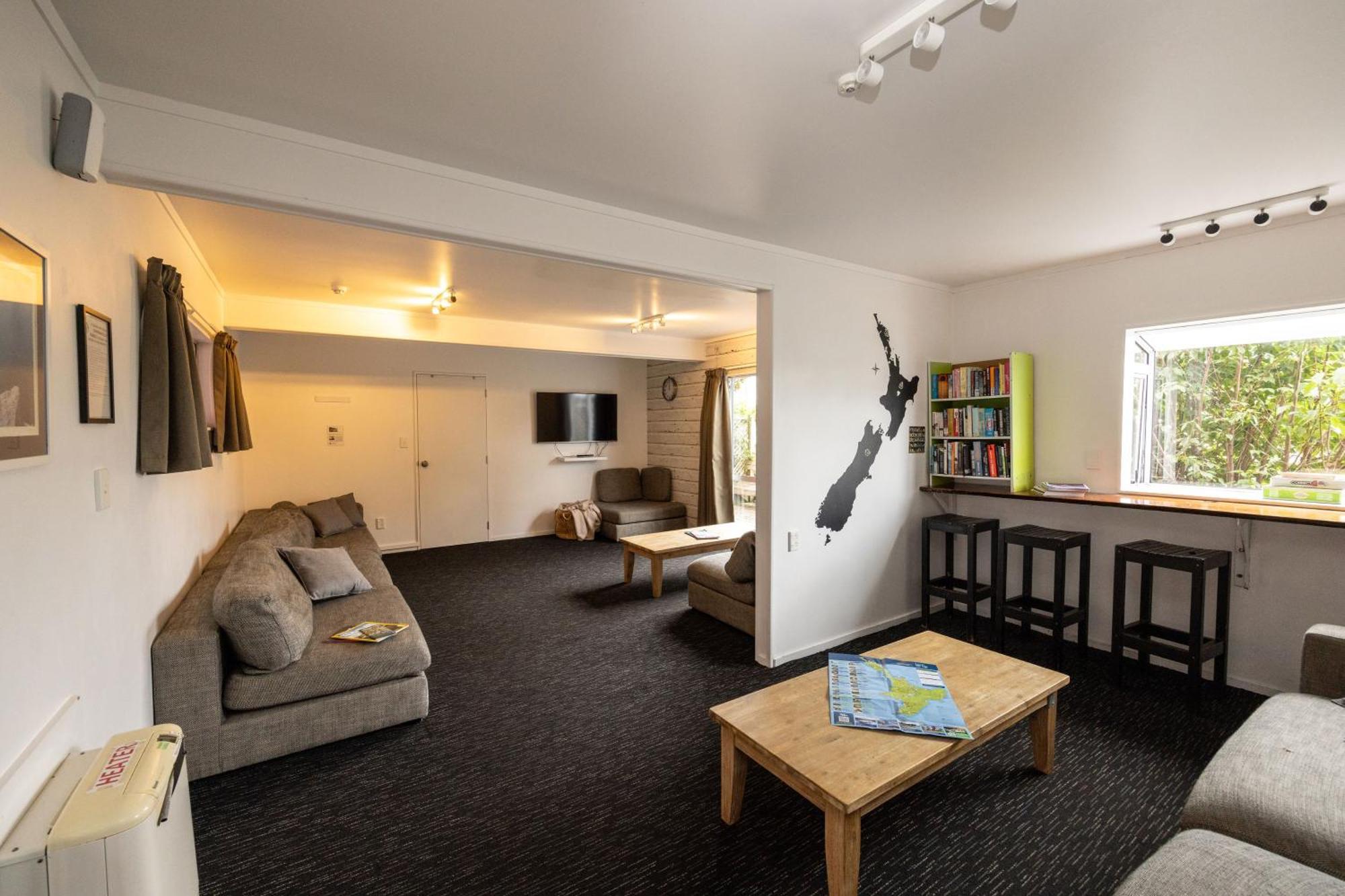 ฮาคา ลอดจ์ เทาโป Hostel ภายนอก รูปภาพ