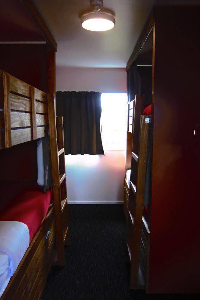 ฮาคา ลอดจ์ เทาโป Hostel ภายนอก รูปภาพ